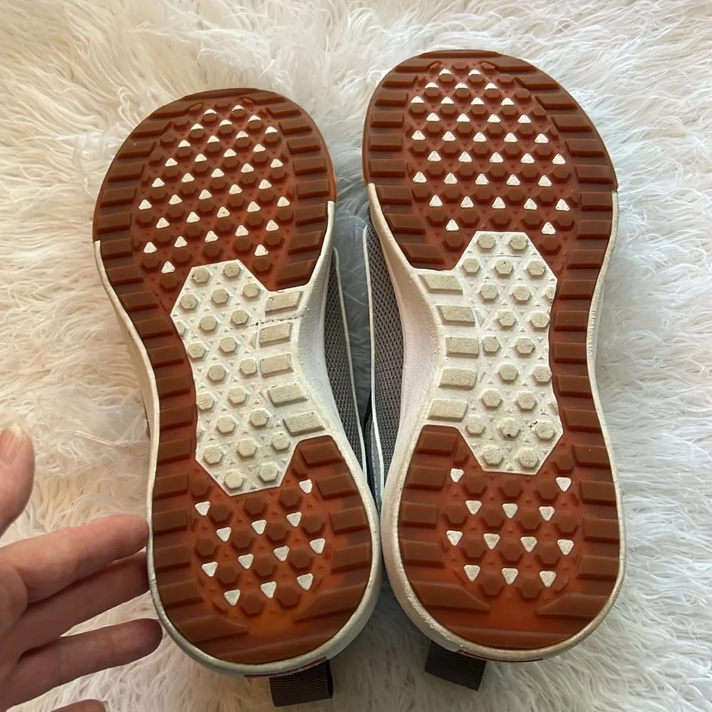 Vans Range Low-Top Sneaker - Men's 8